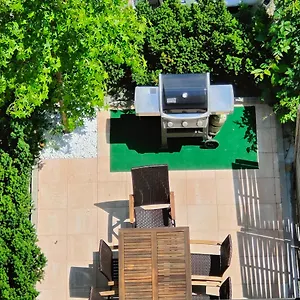 Apartment Eleonoras In Stadt Mit Terrasse Im Erdgeschoss Inklusive Eigenen Parkplaetzen Vor Der Tuer, Würzburg